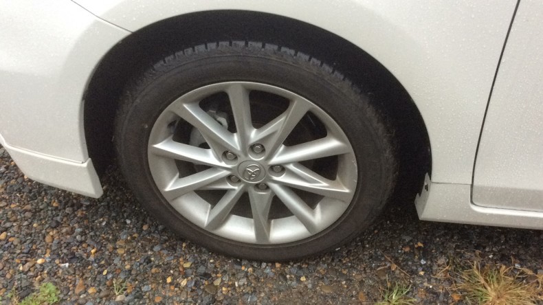 タイヤホイール前