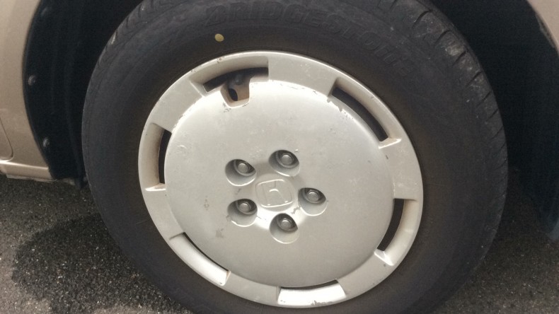 タイヤホイール前