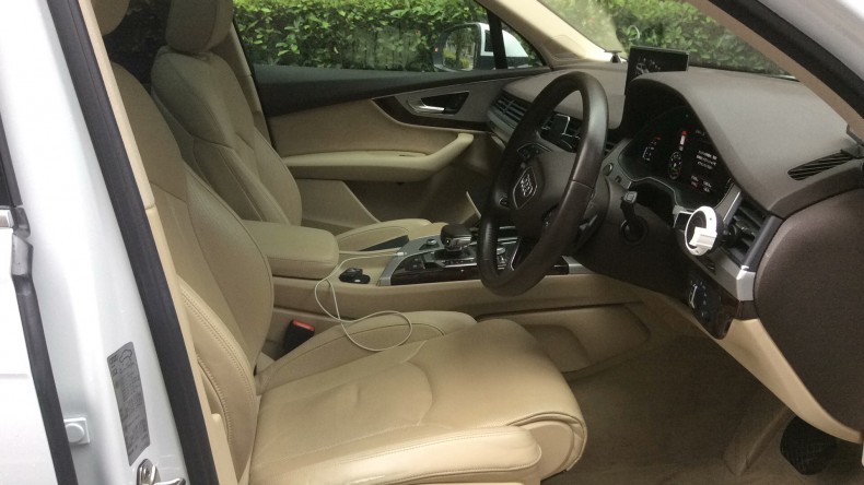 内装前方シート