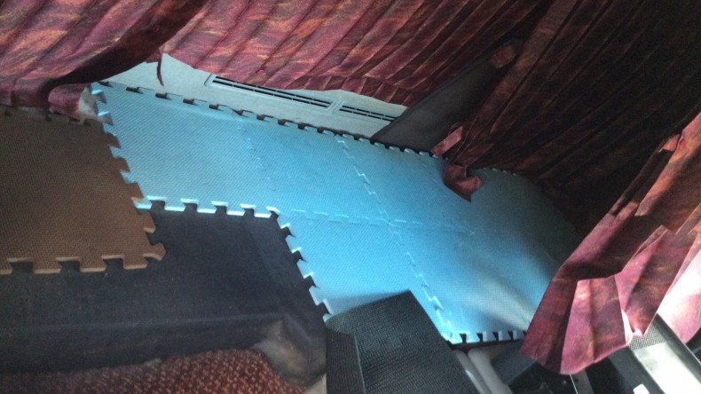 内装後方シート