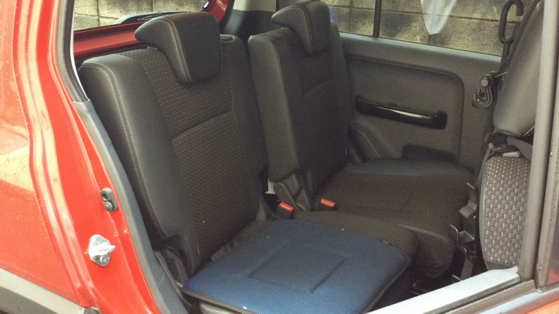 内装後方シート