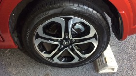 タイヤホイール前