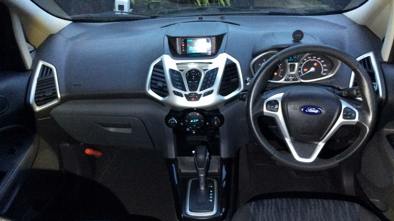 内装インパネ全体