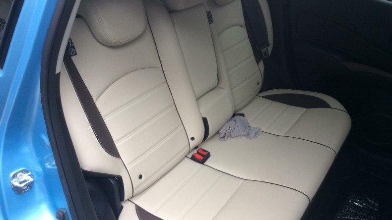 内装後方シート