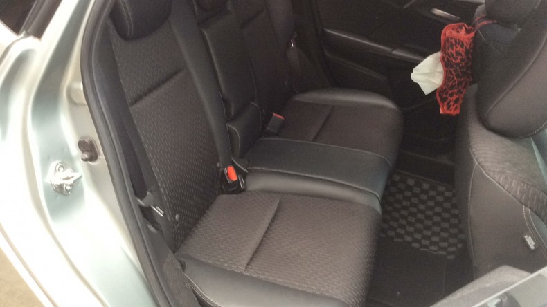 内装後方シート