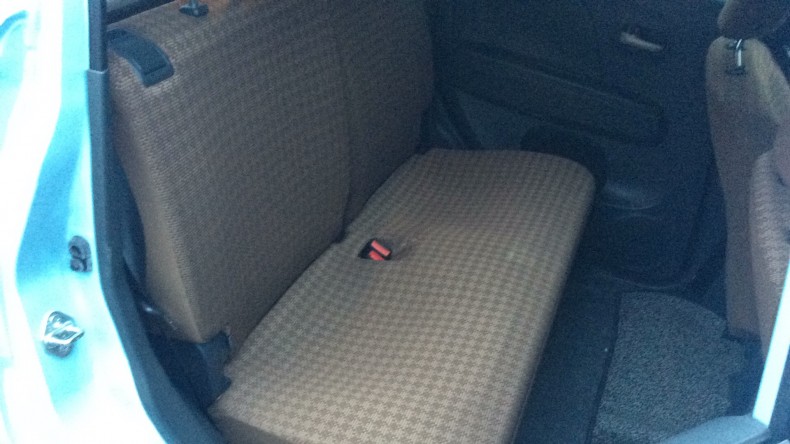 内装後方シート