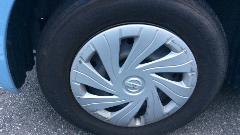 タイヤホイール前