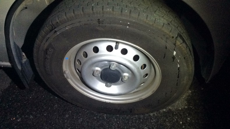 タイヤホイール前