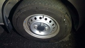 タイヤホイール前