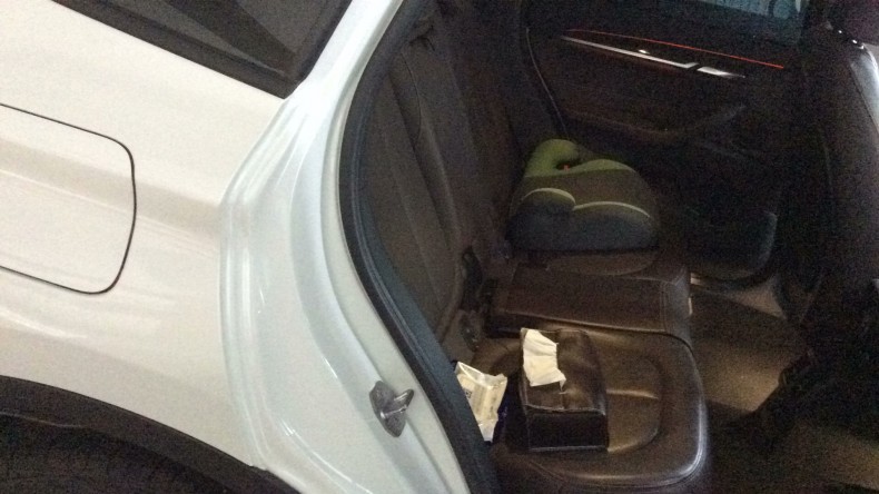 内装後方シート