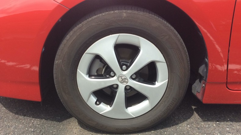 タイヤホイール前