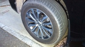 タイヤホイール前