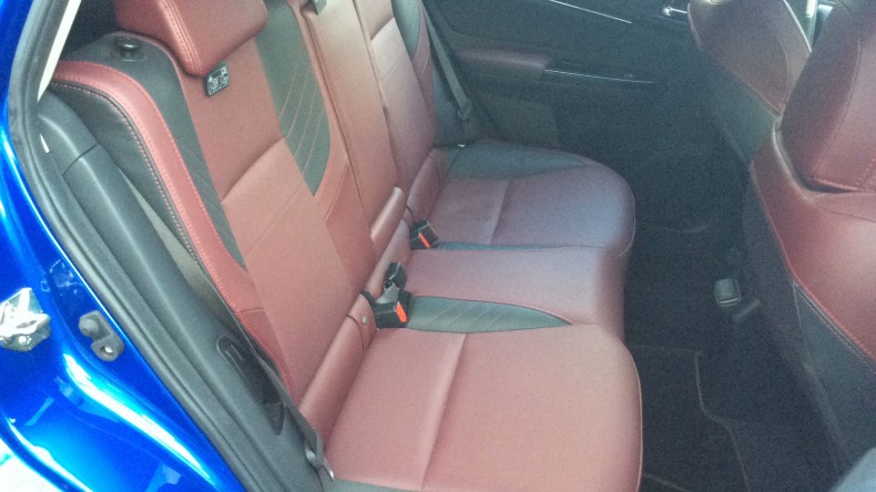 内装後方シート