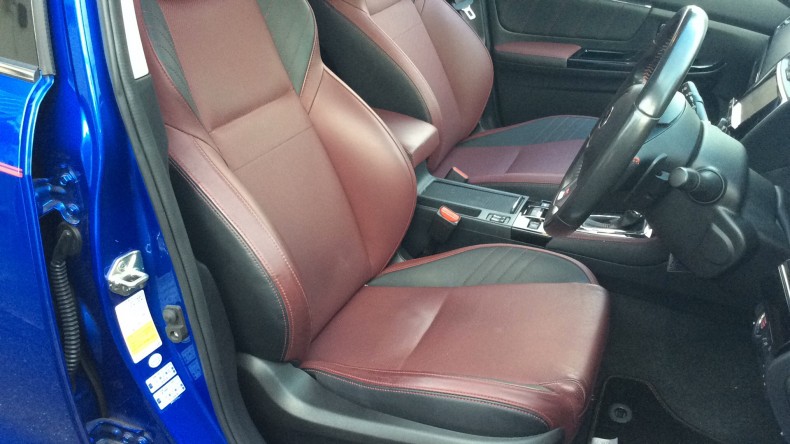 内装前方シート