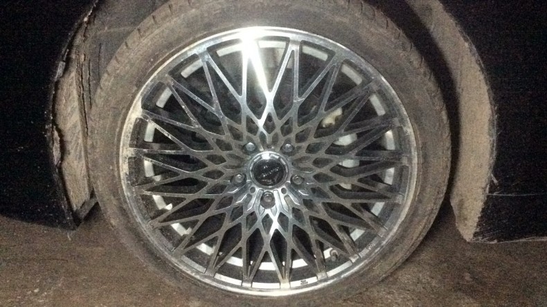 タイヤホイール前