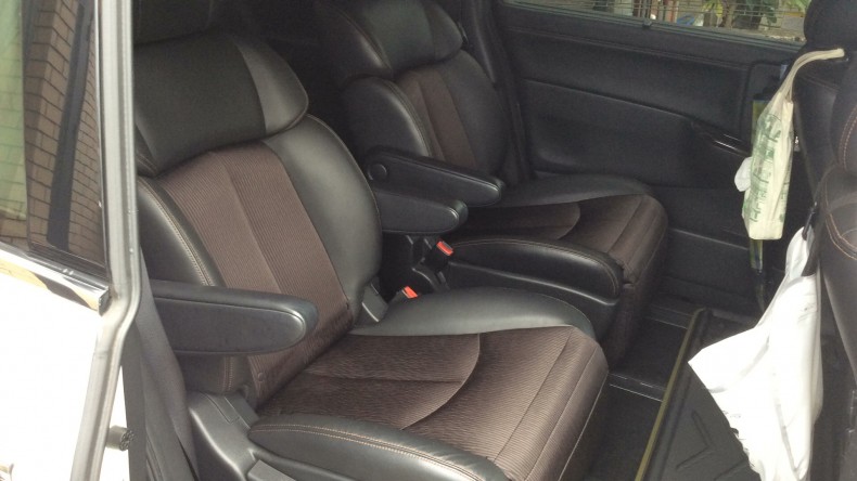 内装後方シート