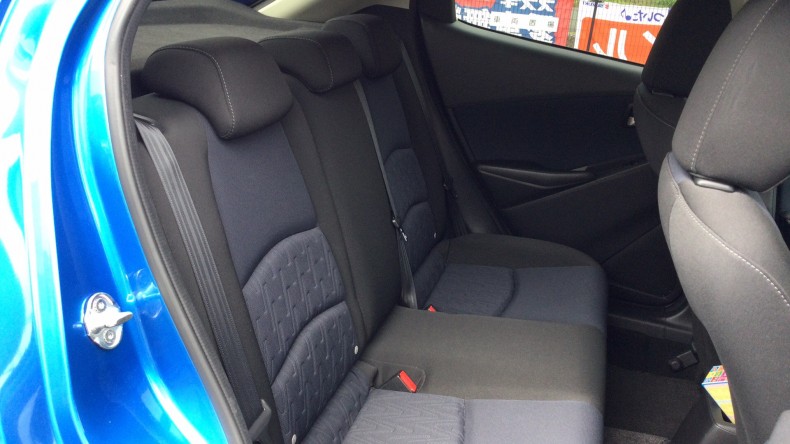 内装後方シート