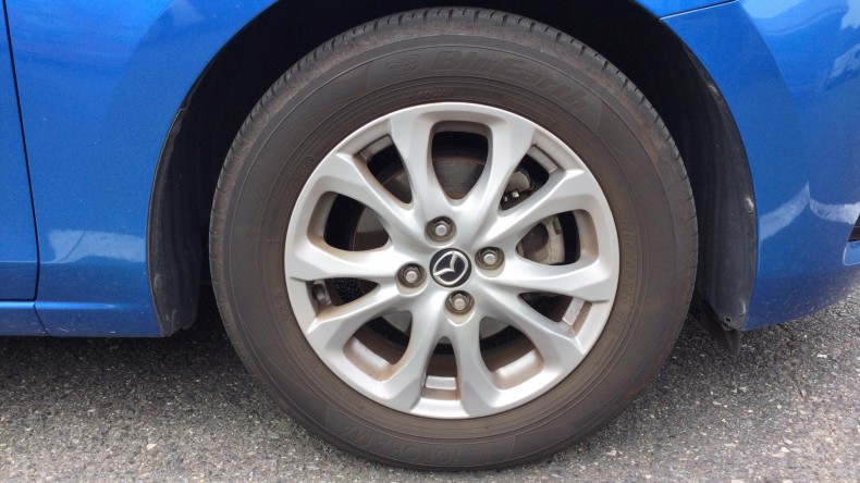 タイヤホイール前