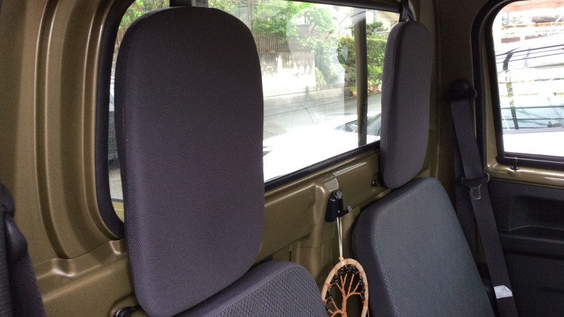 内装後方シート