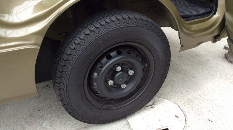 タイヤホイール前