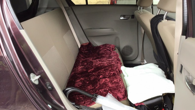 内装後方シート