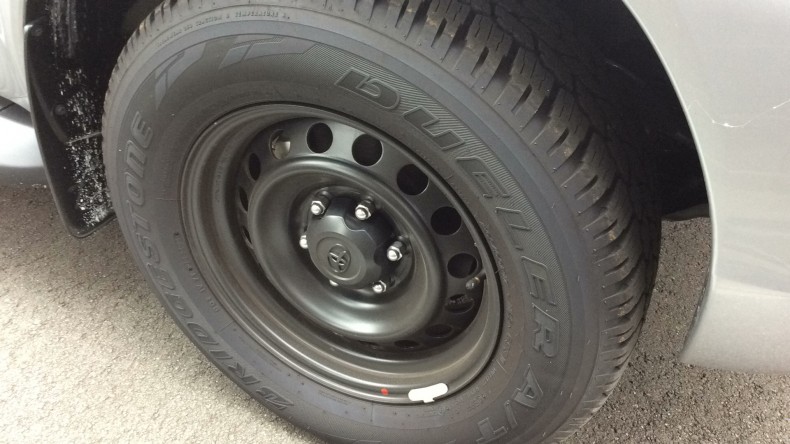 タイヤホイール前