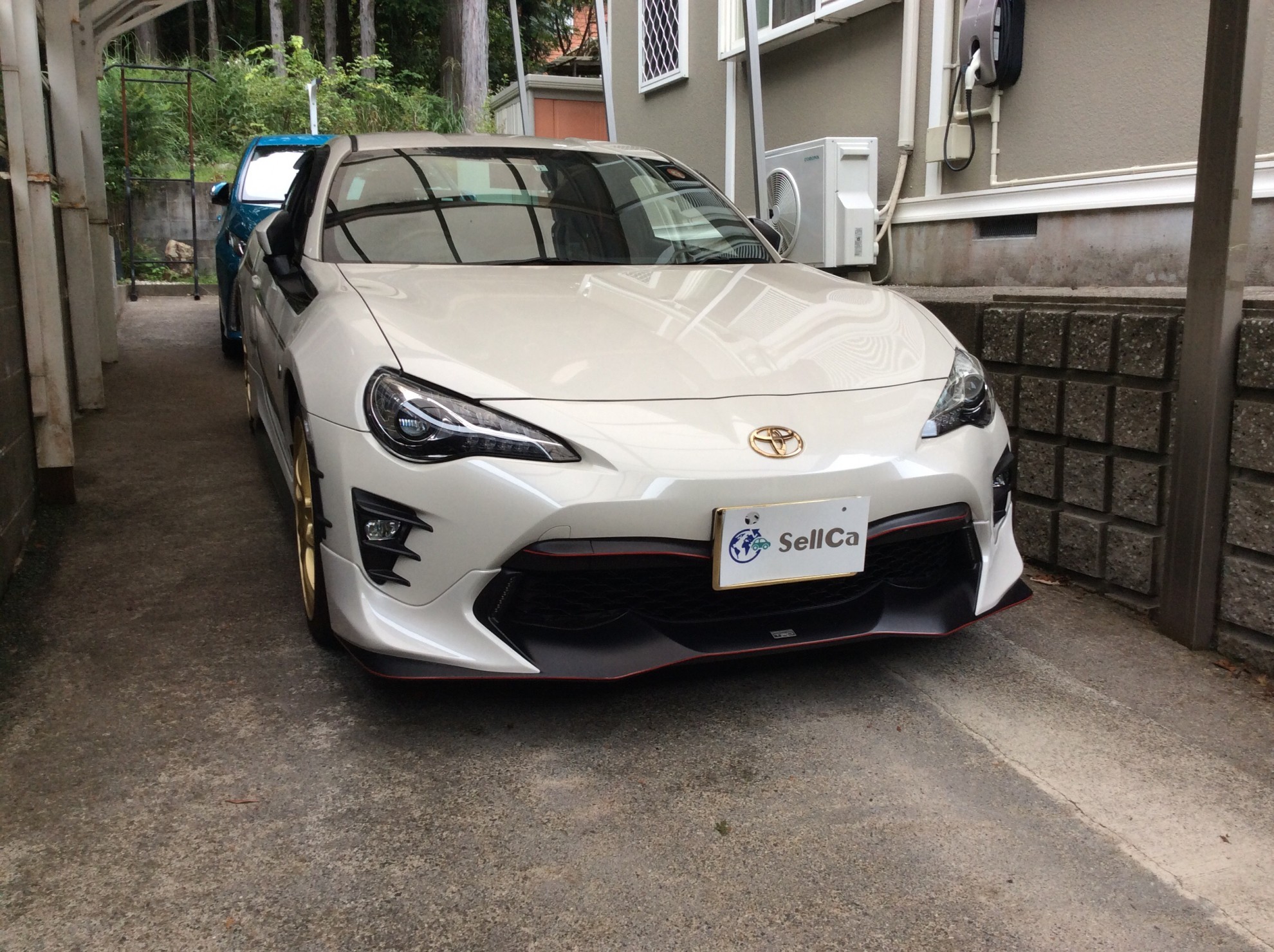 外装前方