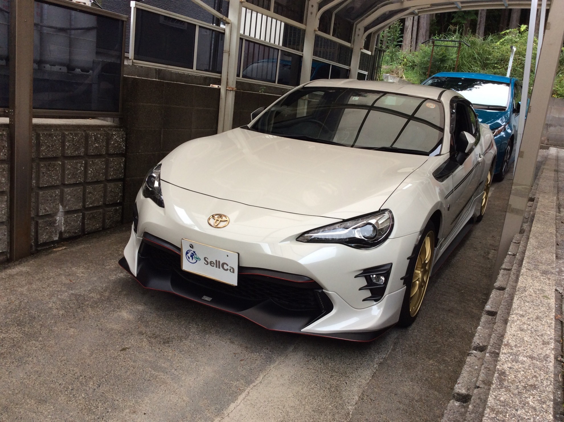 外装右前