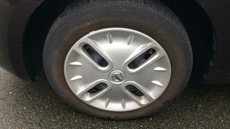 タイヤホイール前