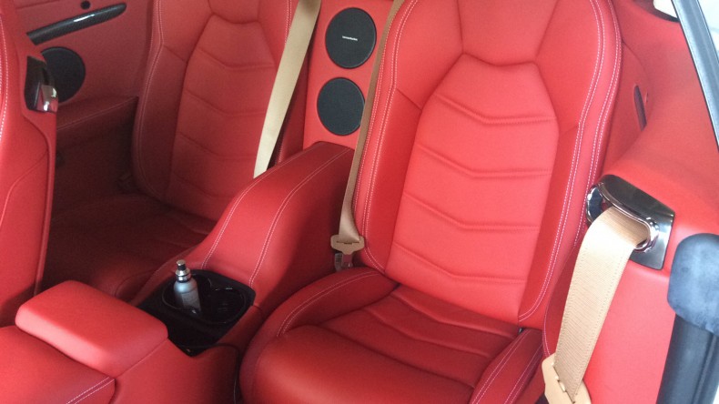 内装後方シート