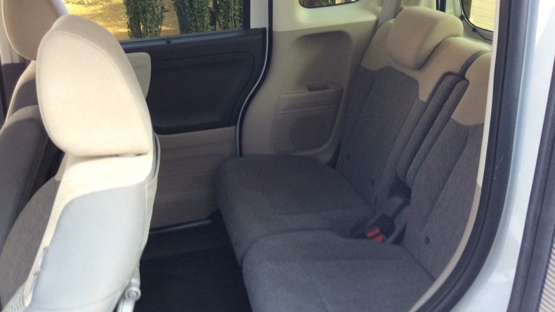 内装後方シート