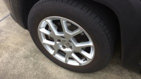 タイヤホイール前