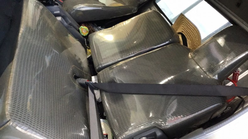 内装後方シート