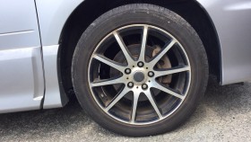 タイヤホイール前