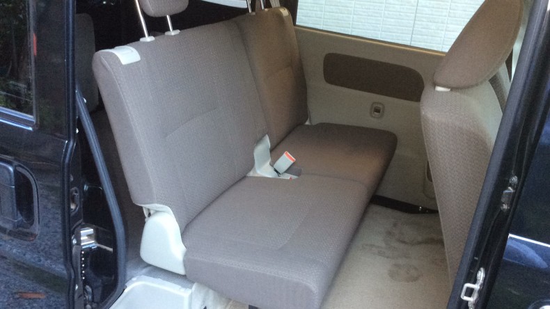 内装後方シート