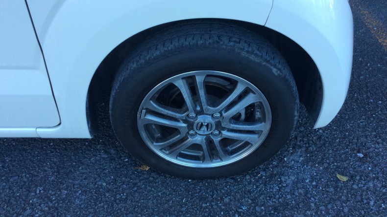 タイヤホイール前