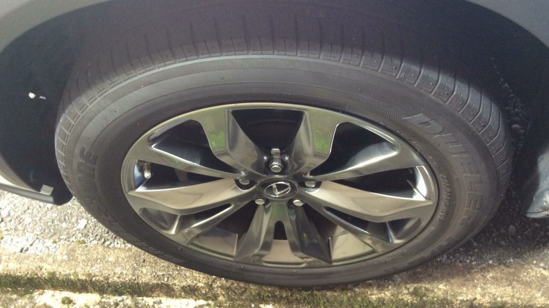 タイヤホイール前