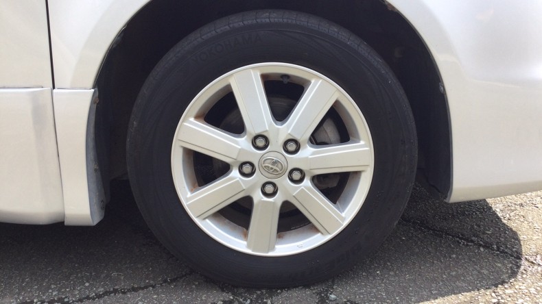 タイヤホイール前