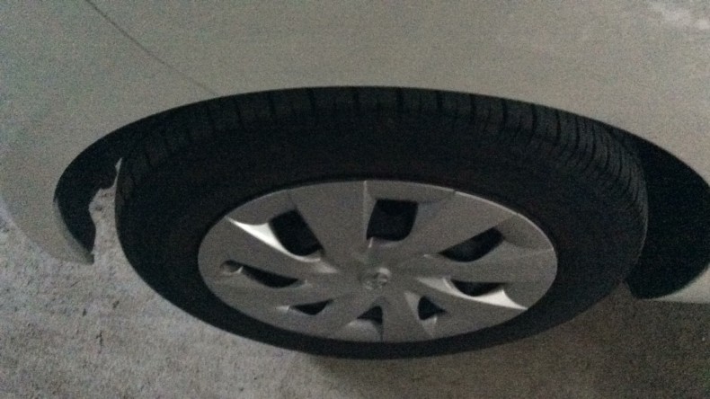 タイヤホイール前