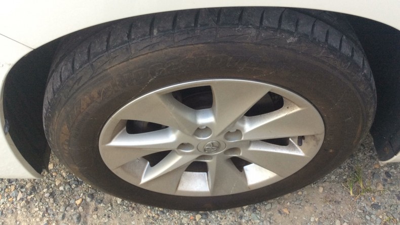 タイヤホイール前