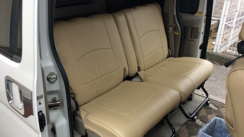 内装後方シート