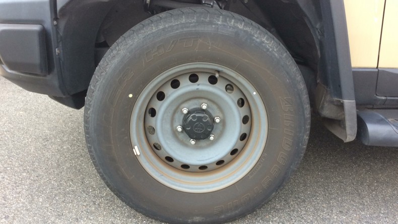 タイヤホイール前