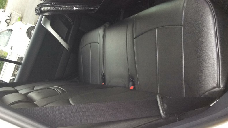 内装後方シート