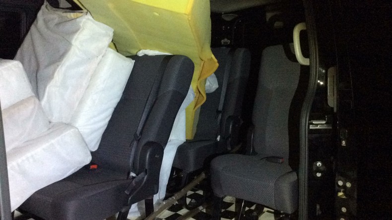 内装後方シート