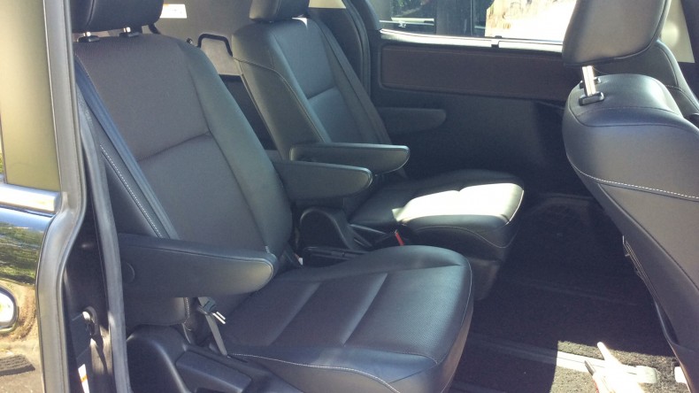 内装後方シート