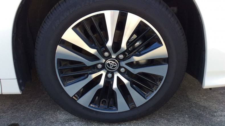 タイヤホイール前