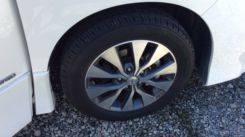 タイヤホイール前