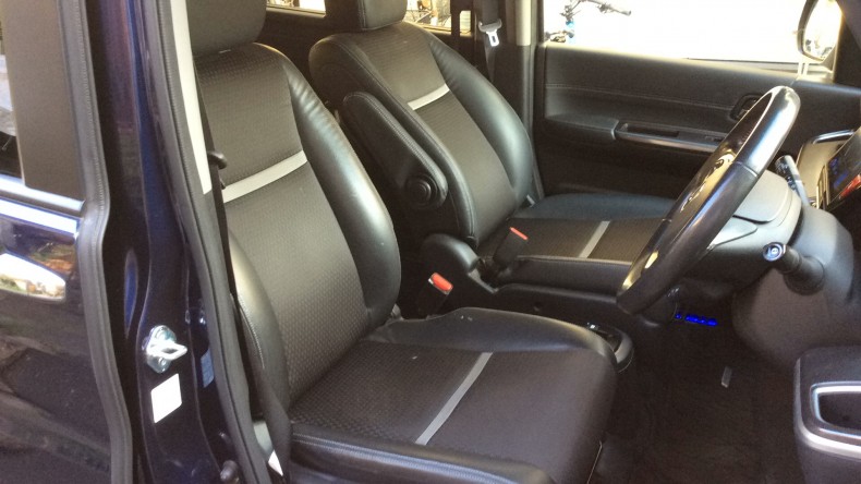 内装前方シート