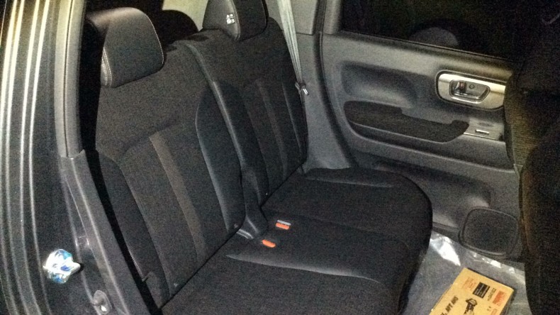 内装後方シート