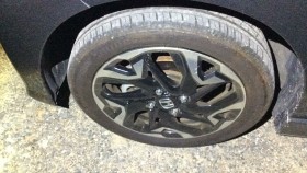 タイヤホイール前